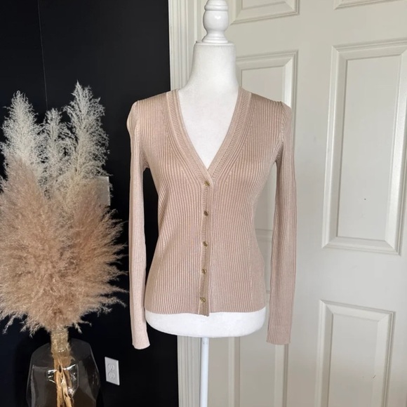 ME + EM Ribbed Knit Gold Button Front V-Neck Cardigan
size Small - Picture 2 of 12